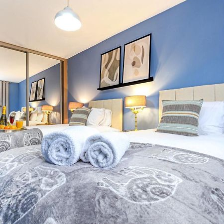 Luxury 4 Bedroom House - Close To M1 - Free Parking, Fast Wifi, Smarttv With Netflix By Yoko Property Милтон-Кейнс Экстерьер фото